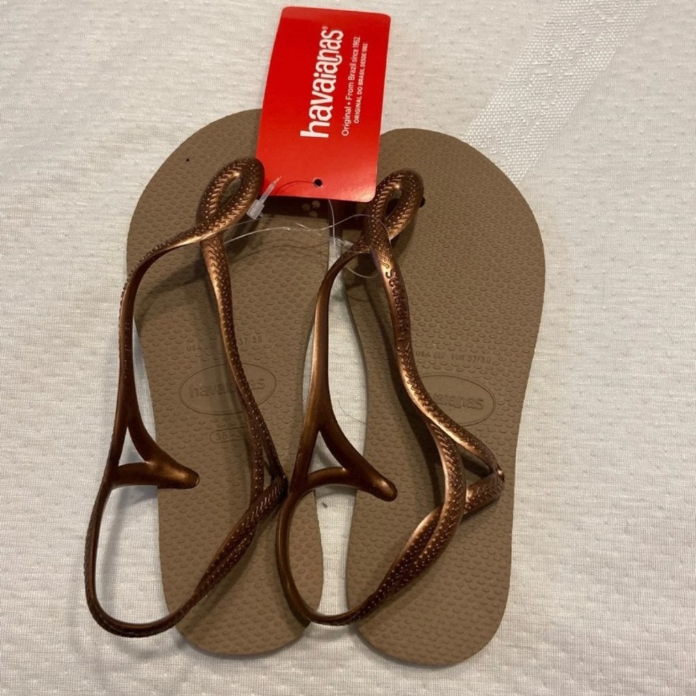Havaianas Women’s Size 6 Rose Gold Luna Sandal